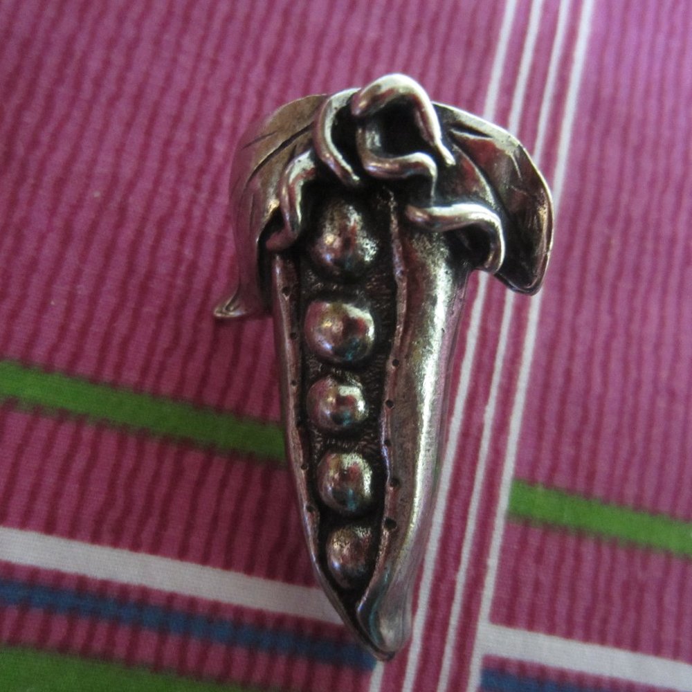 OLD-VINTAGE-STERLING SILVER CORN ON COB PIN